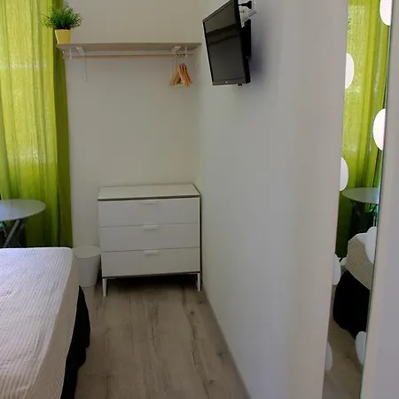 Elandra Hotel *