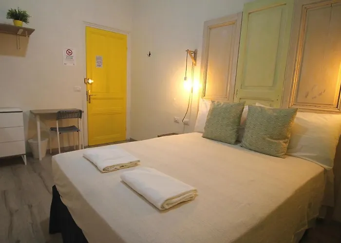 Elandra Otel *