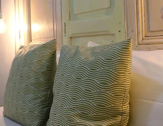 Elandra Ξενοδοχείο *