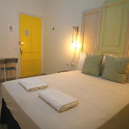 Elandra Hotel *