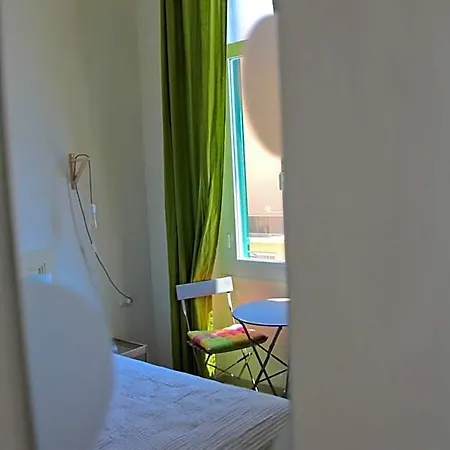 Elandra Hotel *